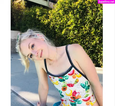 Emily Kinney OnlyFans Thumbnail #qVvTodCfde