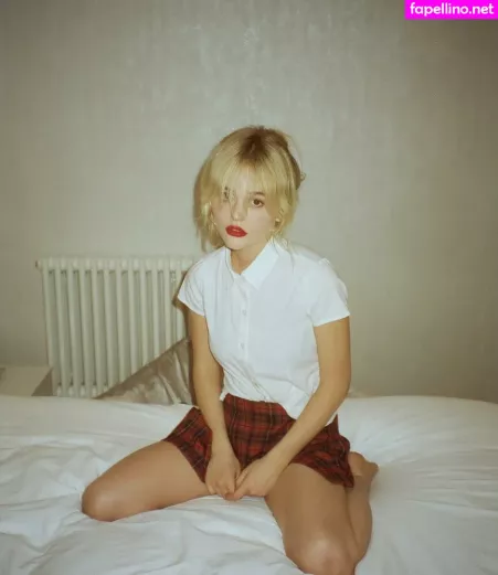 Emily Lind OnlyFans Thumbnail #8qp2nPtidk