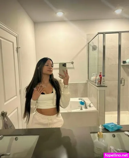 Emily Lou 1 OnlyFans Thumbnail #GWJ8f02PXg