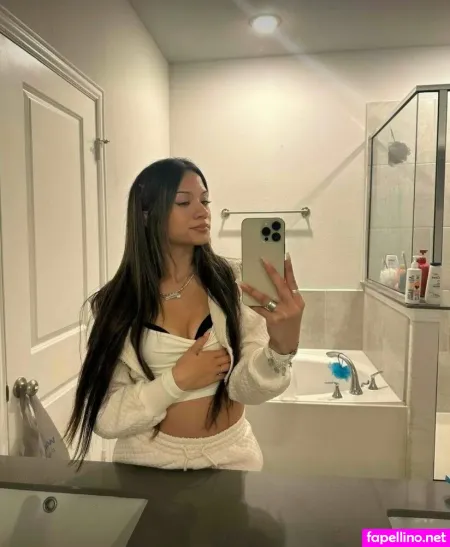 Emily Lou 1 OnlyFans Thumbnail #XeH5BATnx8