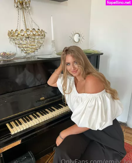 Emily Lyy OnlyFans Thumbnail #0PcvZp1kdo