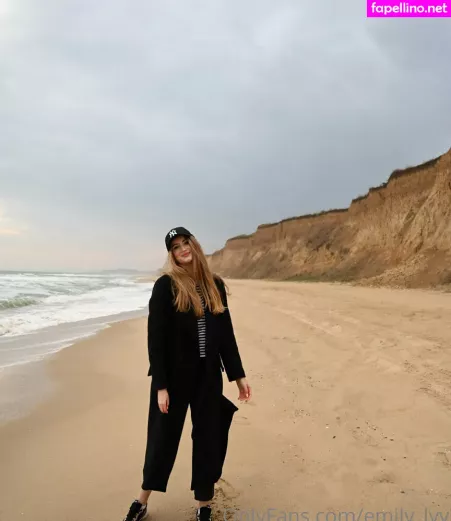 Emily Lyy OnlyFans Thumbnail #30R86V2QI8