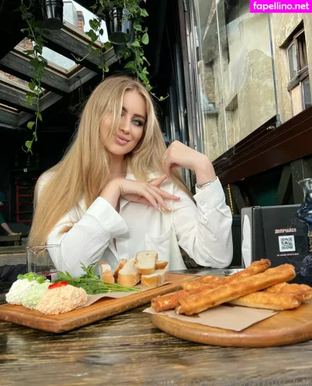 Emily Lyy OnlyFans Thumbnail #63OpXc6PJQ