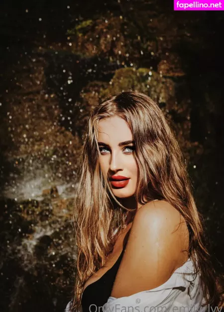 Emily Lyy OnlyFans Thumbnail #7RK2mGKret