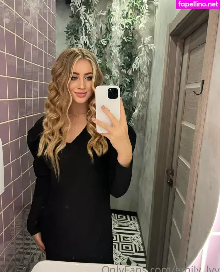 Emily Lyy OnlyFans Thumbnail #BiWsvf8Npw