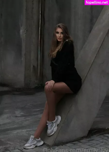 Emily Lyy OnlyFans Thumbnail #U2gEUrBXo8