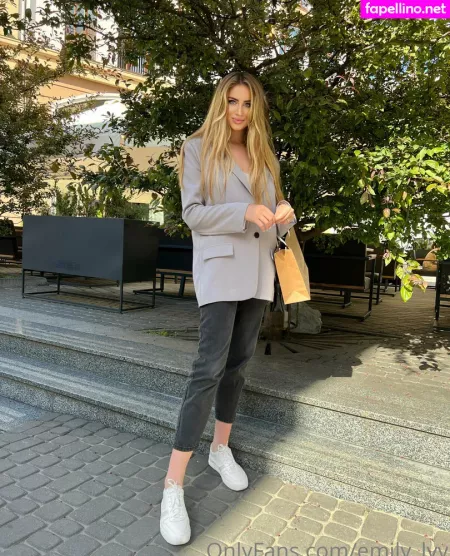 Emily Lyy OnlyFans Thumbnail #nSqzVJT4JI