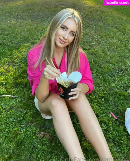 Emily Lyy OnlyFans Thumbnail #qYZAyDHfZh