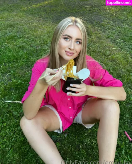 Emily Lyy OnlyFans Thumbnail #seIldn7asF
