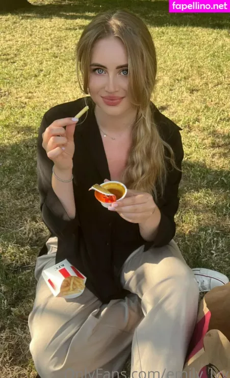 Emily Lyy OnlyFans Thumbnail #xNagNDjSWF