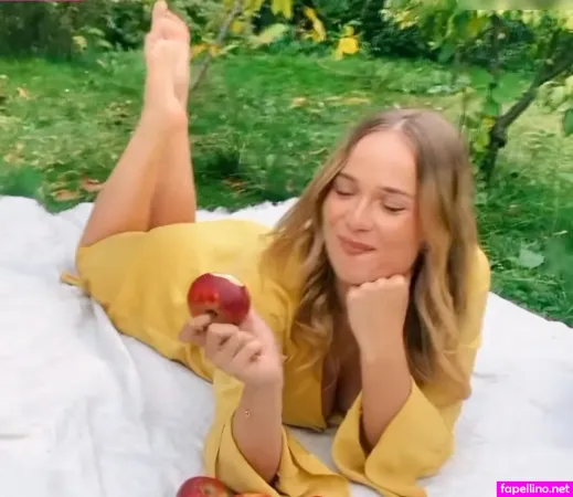 Emily Marie Neumann OnlyFans Thumbnail #0RnANOHkzN