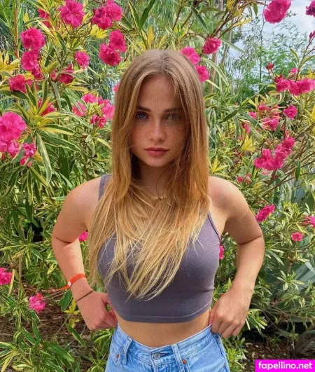 Emily Marie Neumann OnlyFans Thumbnail #O0BLe8DwwD