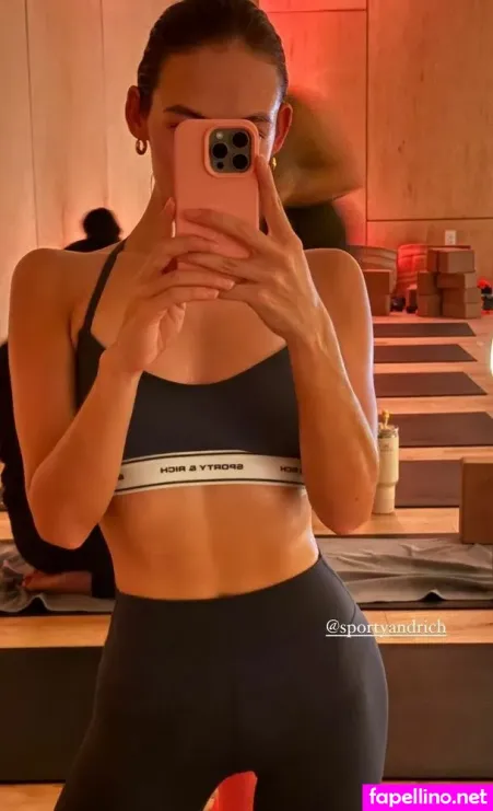 Emily Oberg OnlyFans Thumbnail #0s2AFnypuL