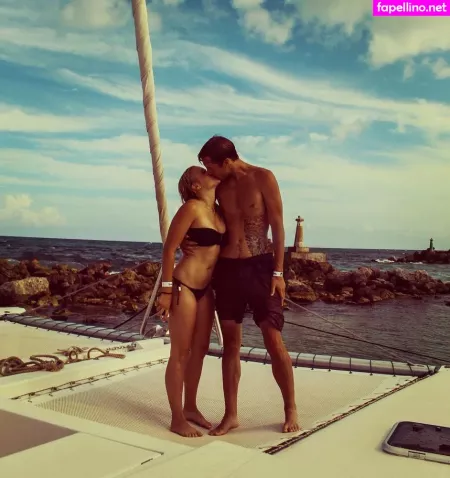 Emily Osment OnlyFans Thumbnail #Apb3t0y9nq