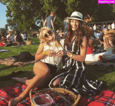 Emily Osment OnlyFans Thumbnail #uHdIAeyerI