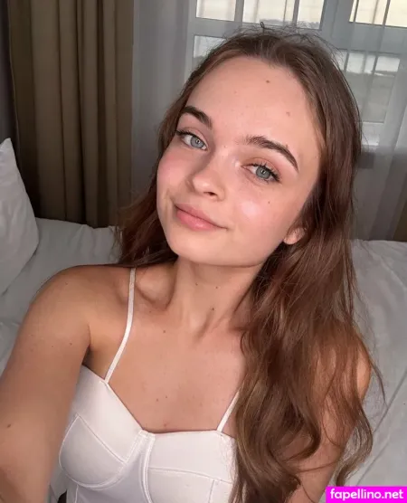 Emily Petite OnlyFans Thumbnail #7mTYnKLnML