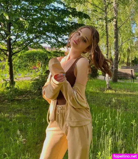 Emily Petite OnlyFans Thumbnail #ATR0GKlMCh