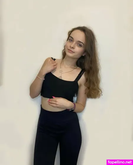 Emily Petite OnlyFans Thumbnail #KLBpojf0j3