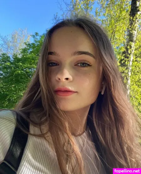 Emily Petite OnlyFans Thumbnail #Qmwz0vCco5