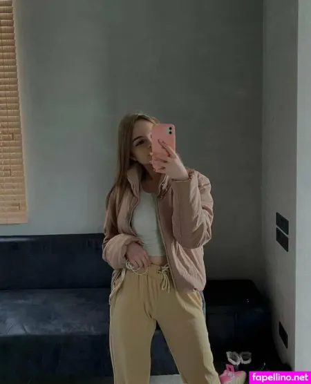 Emily Petite OnlyFans Thumbnail #uSxYhaFl24