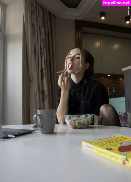 Emily Poker OnlyFans Thumbnail #D3p3vvROGL