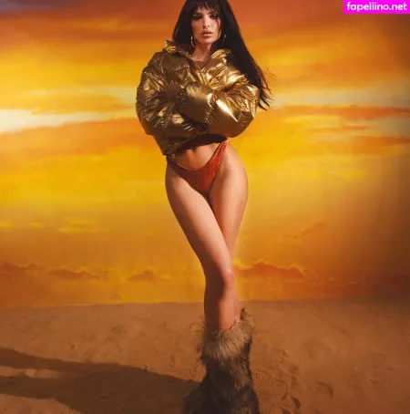 Emily Ratajkowski OnlyFans Thumbnail #V4Pb1DSLKw