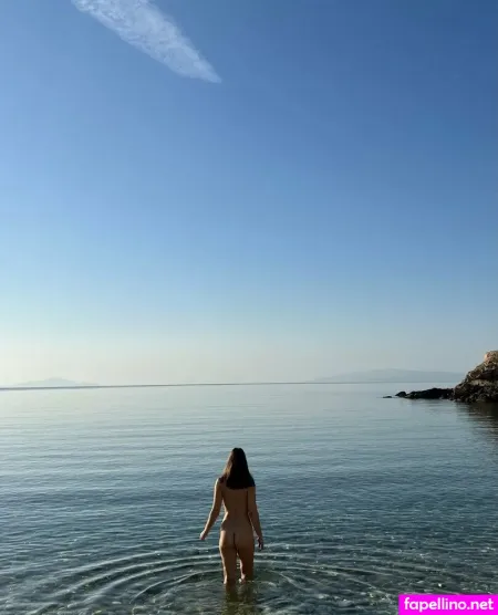 Emily Ren OnlyFans Thumbnail #7Unv2RfhpY