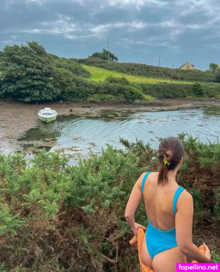 Emily Ren OnlyFans Thumbnail #9ZQ8mFjlIA