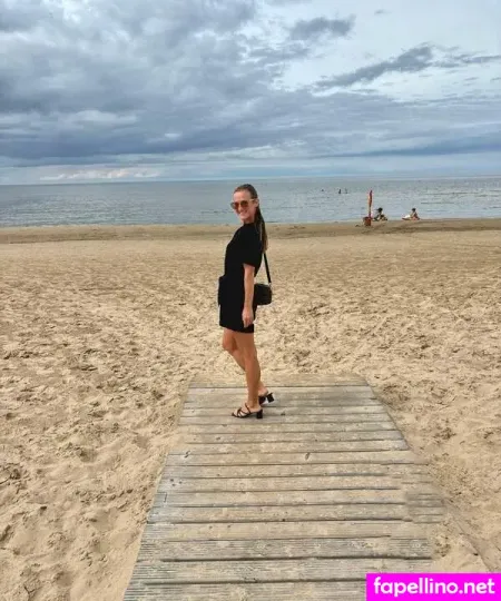 Emily Rose 4 OnlyFans Thumbnail #E1R3ZLB7Rd