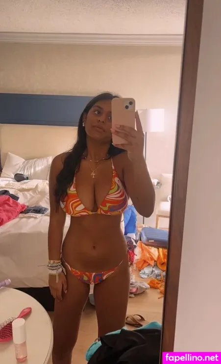 Emily Santtt Main Profile Photo
