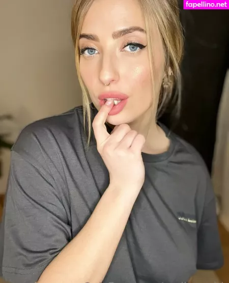 Emily Smith OnlyFans Thumbnail #5DyMBVqQIe