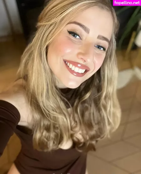 Emily Smith OnlyFans Thumbnail #yhlW6K4ly1