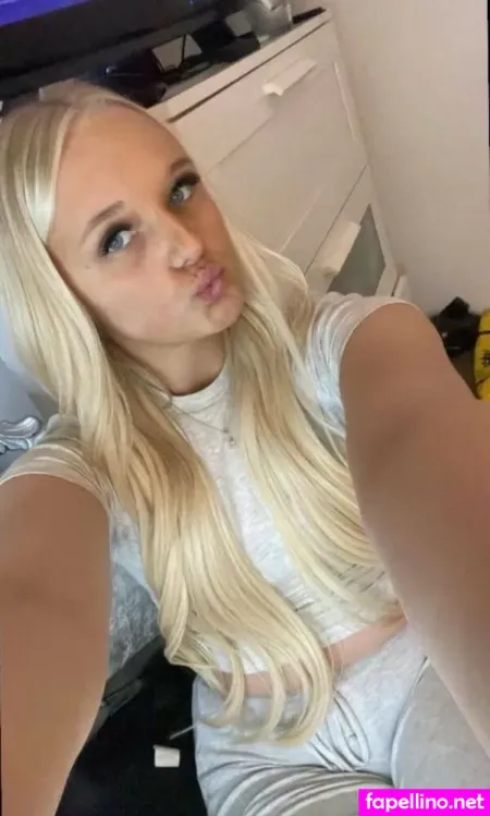 Emily Snowden Main Profile Photo