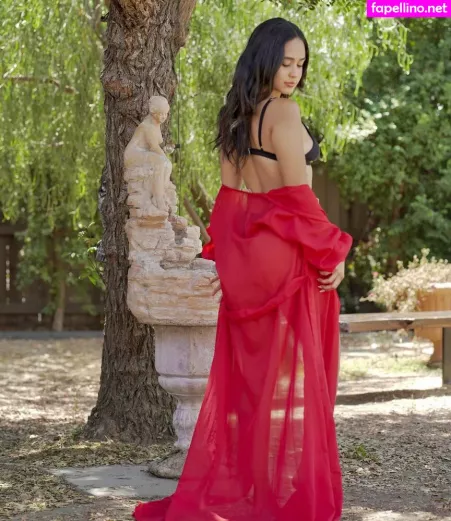 Emily Tosta OnlyFans Thumbnail #D9m0gFbmDG