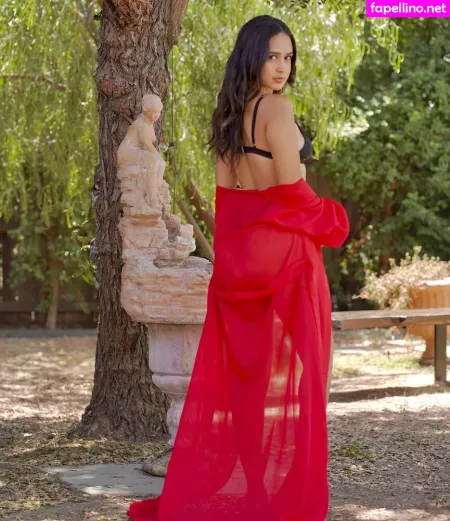 Emily Tosta OnlyFans Thumbnail #Ojcy3FXUww