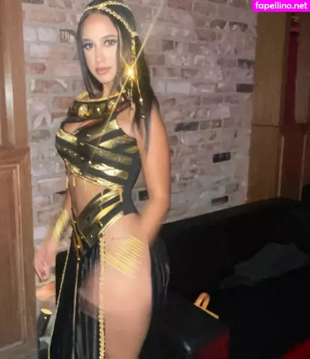 Emily Tosta OnlyFans Thumbnail #P0rWY9h2Uf