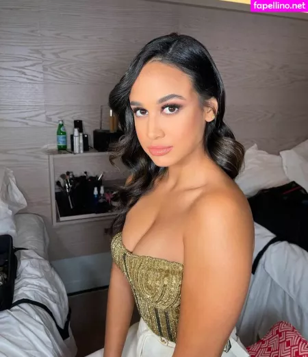Emily Tosta OnlyFans Thumbnail #pJYWuwmdL4