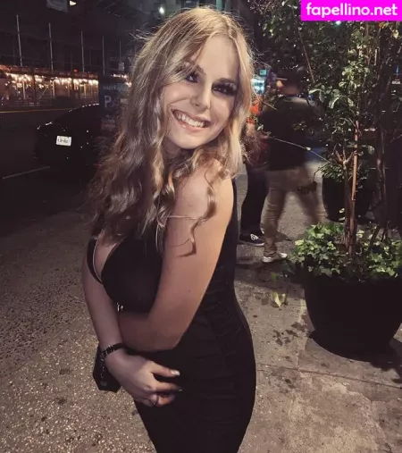 Emily V OnlyFans Thumbnail #YULDMV36Hb