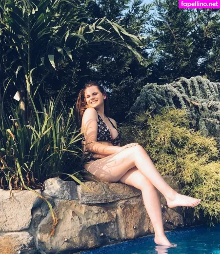 Emily V OnlyFans Thumbnail #dKSGDKbiAr