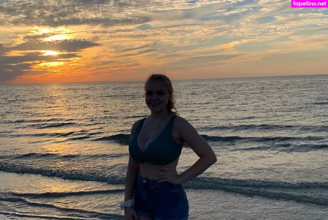 Emily V OnlyFans Thumbnail #espk0mRAFm