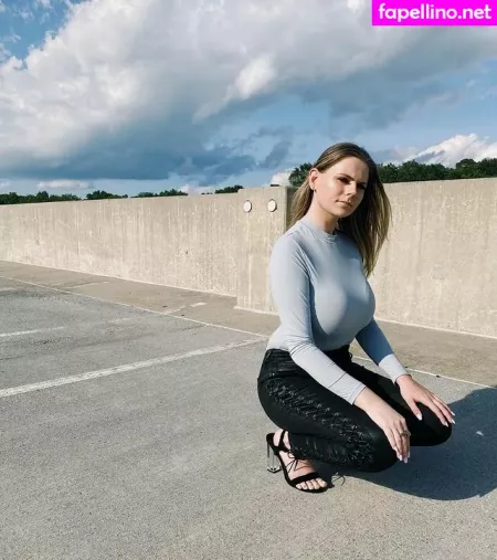 Emily V OnlyFans Thumbnail #nne5b7vgA1