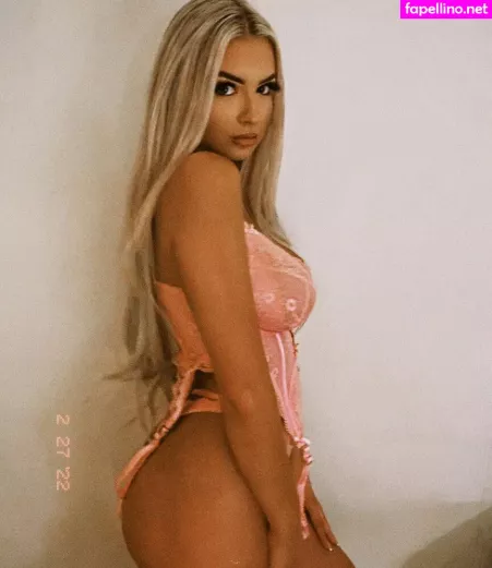 Emily Wolfe OnlyFans Thumbnail #Ud2Zw0uA9x