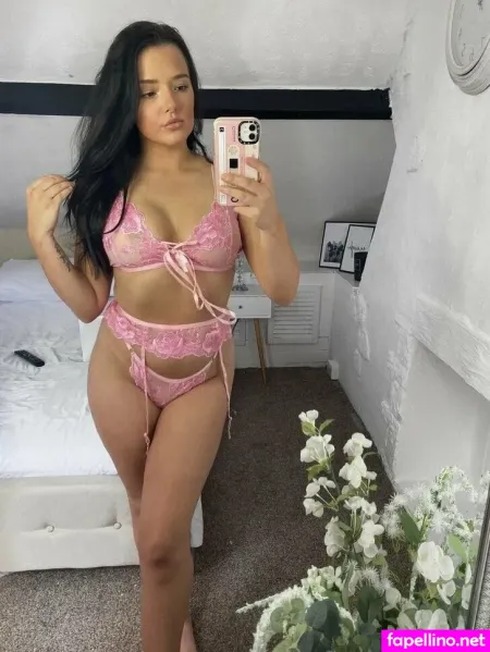 Emily Woods 1 OnlyFans Thumbnail #roWf53m8j9