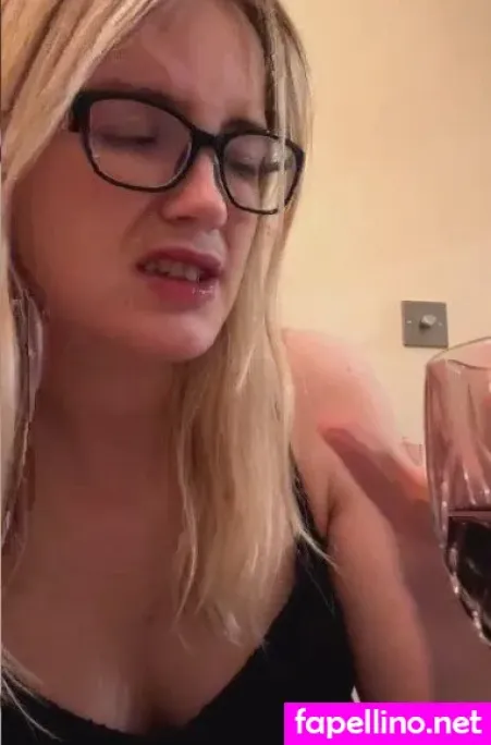 Emily Xx OnlyFans Thumbnail #hBCNbxs1FK