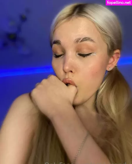 Emilycandy1 OnlyFans Thumbnail #wRUKRBVydO