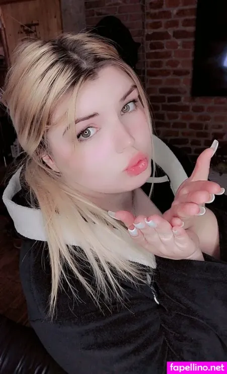 Emilyclinee OnlyFans Thumbnail #RoKiu02Mn7