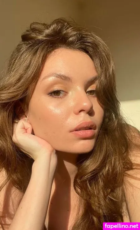 Emilycutee OnlyFans Thumbnail #MYm0R06r6i