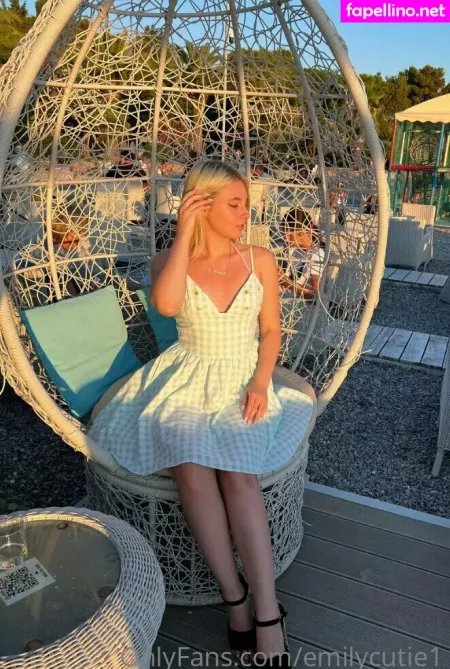 Emilycutie1 OnlyFans Thumbnail #LCjoKeEVw3