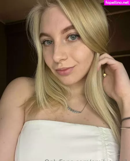 Emilycutie1 OnlyFans Thumbnail #ZfB3ezyXh8