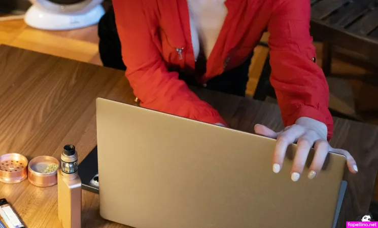 Emilydelarge OnlyFans Thumbnail #F7PbmDDtkb